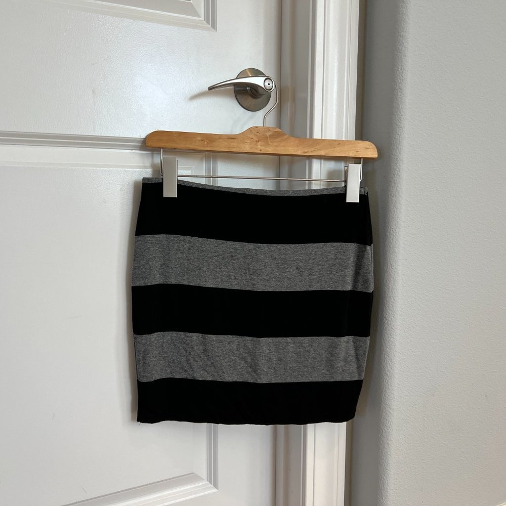 Bailey 44 Core Anthropologie Stretch Mini Skirt Black and Gray Stripe NWT